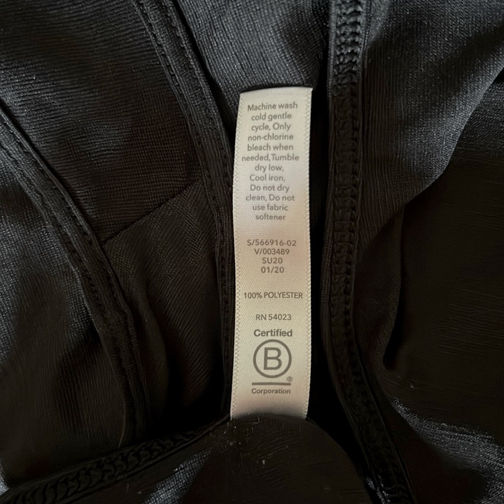 Athleta Vapor Scoop Sheer Racer Back Tank Top in Black, size XL - Picture 7 of 8